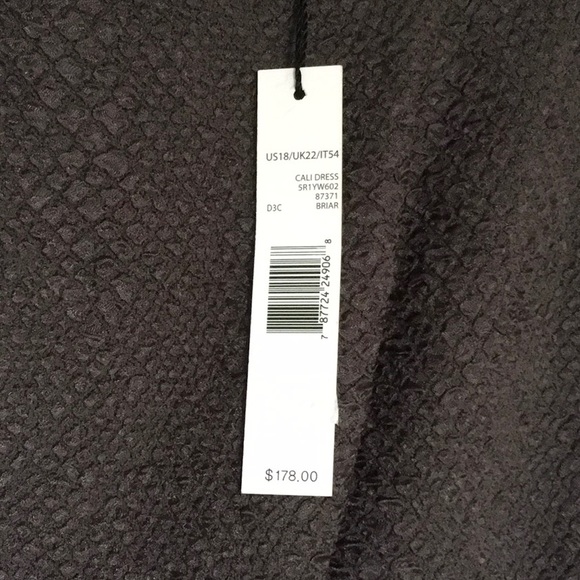 Classic Dress for day at work into evening! - Picture 2 of 3